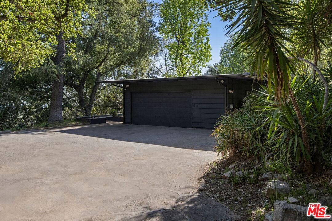 Villa Heights photo 42
