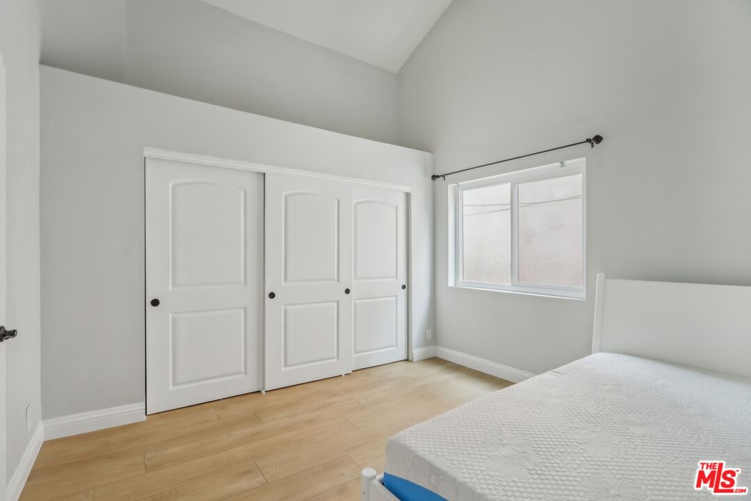 Lakeview photo 4