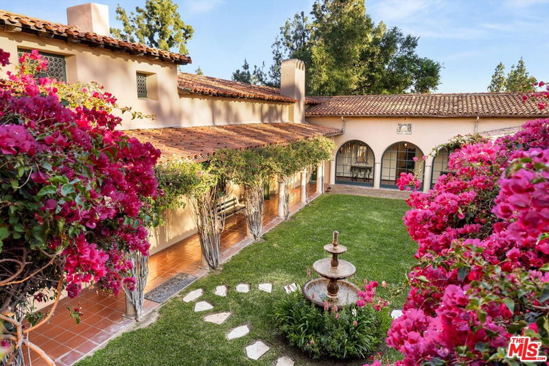 114 Los Altos Dr