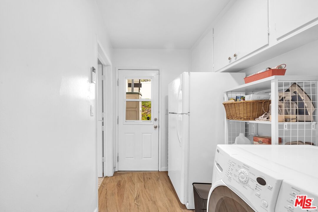 Midwood photo 30