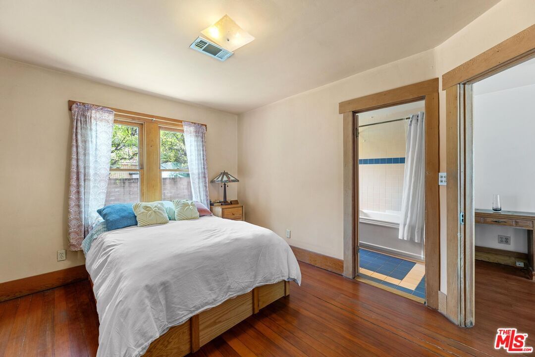 Mentone photo 24