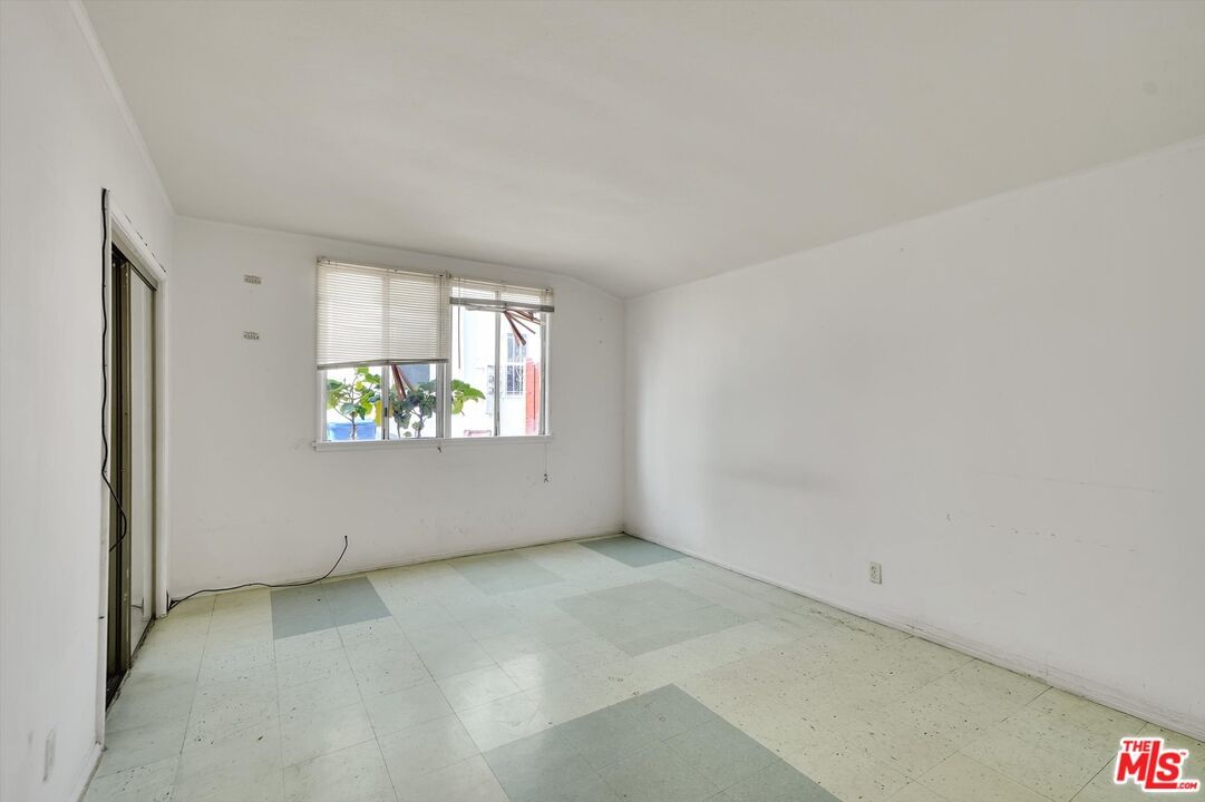 Edgemont photo 20