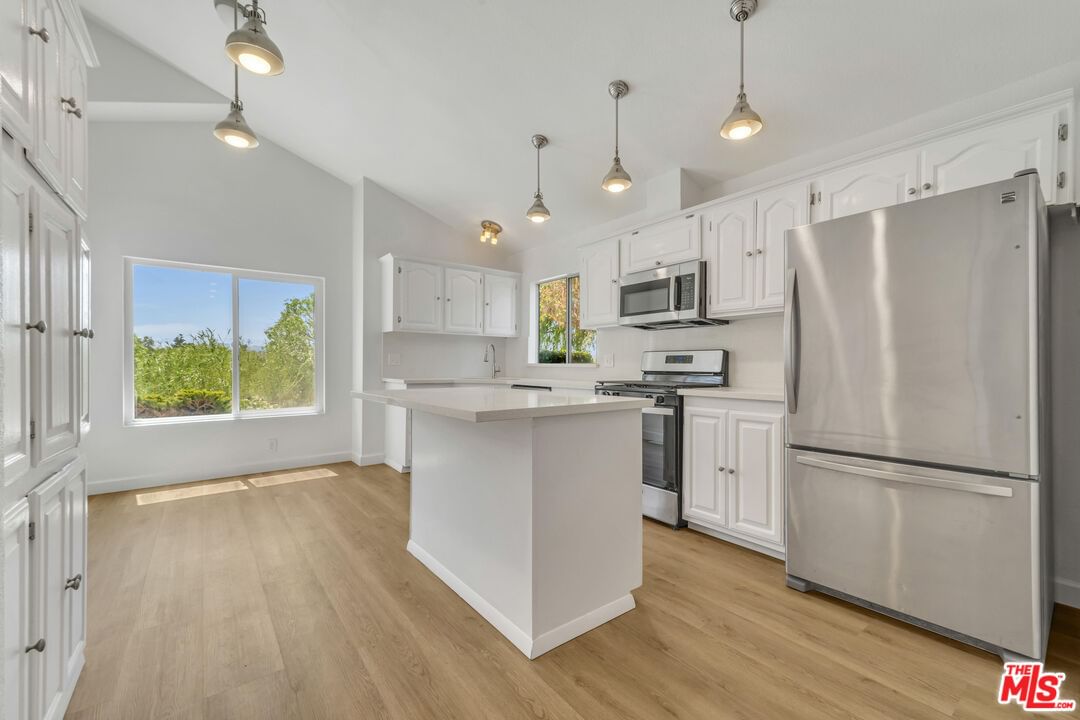 Edgewater photo 10