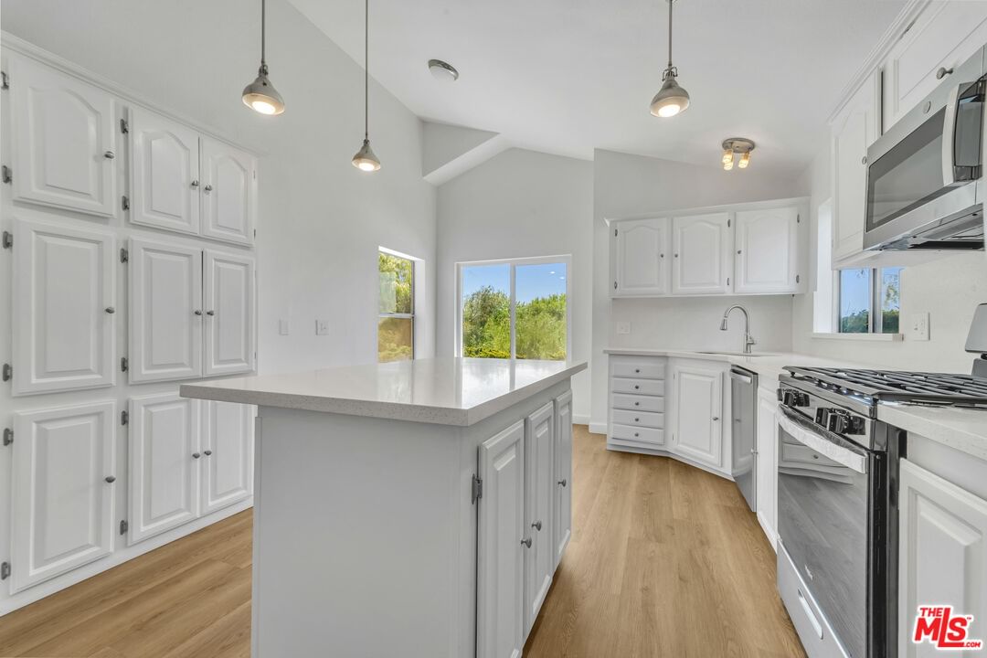 Edgewater photo 11