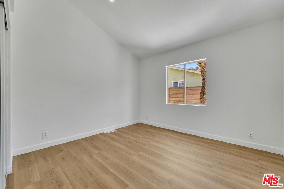 Edgewater photo 15