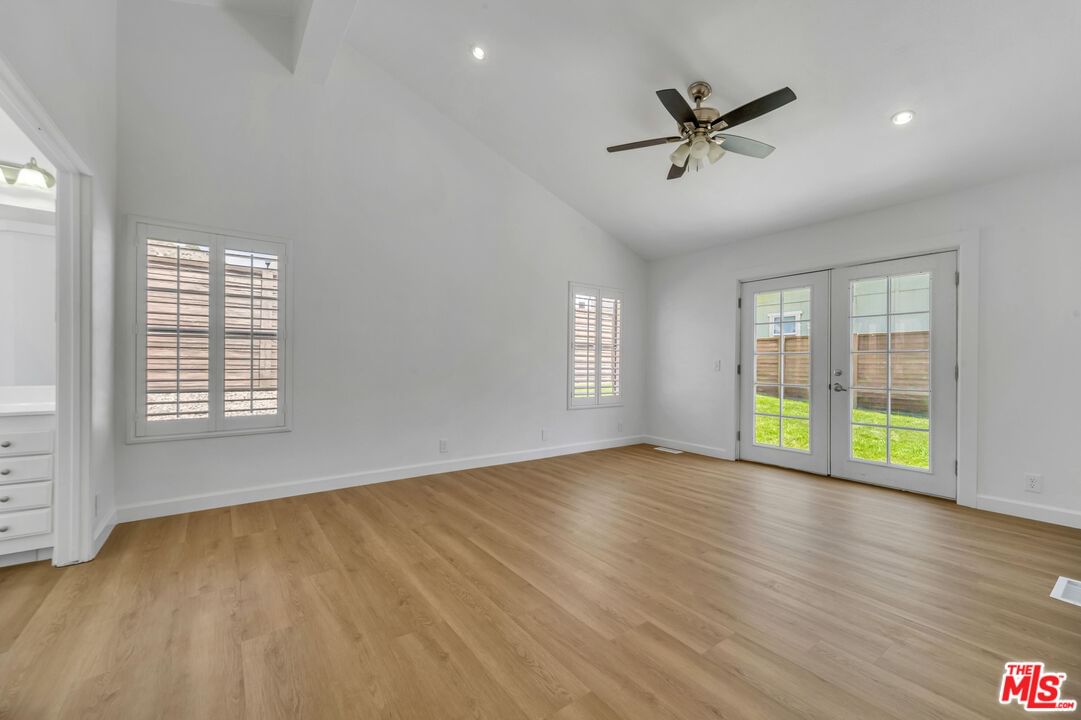 Edgewater photo 18