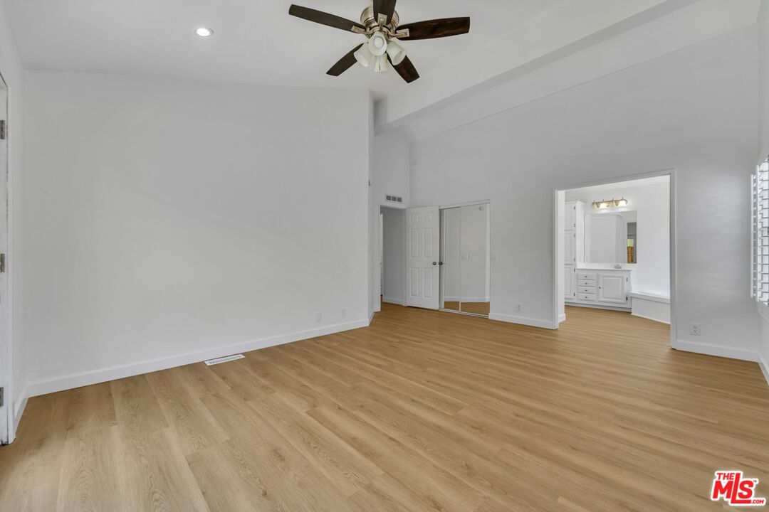 Edgewater photo 19