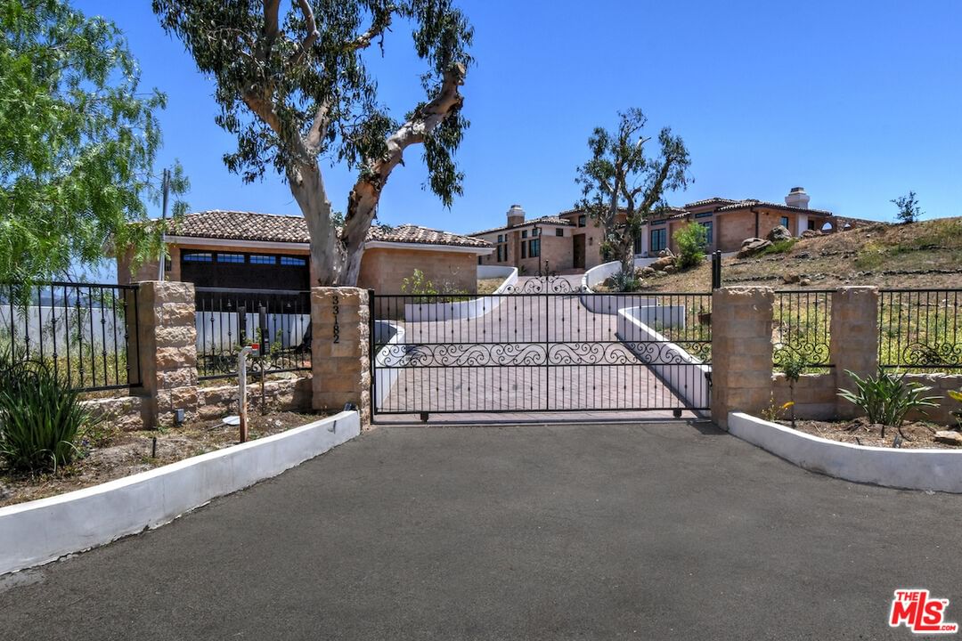Mulholland photo 6