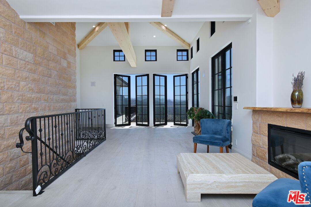 Mulholland photo 26