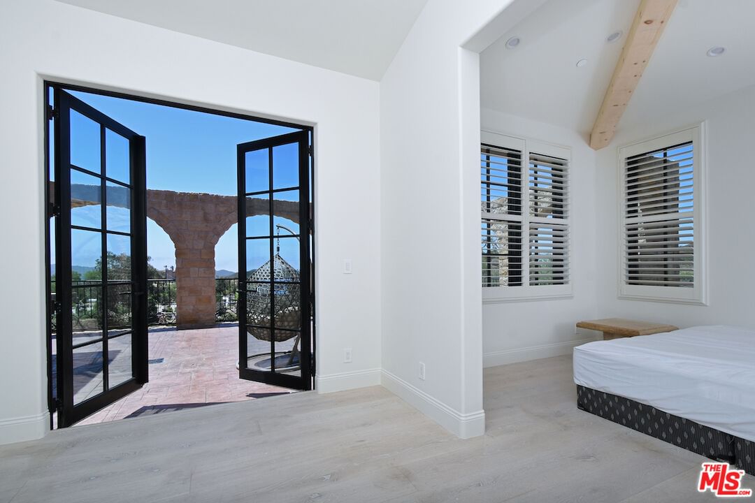Mulholland photo 40