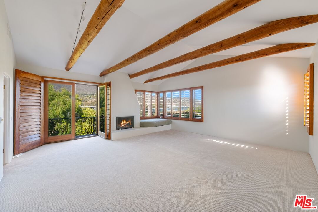 Malibu Colony photo 16