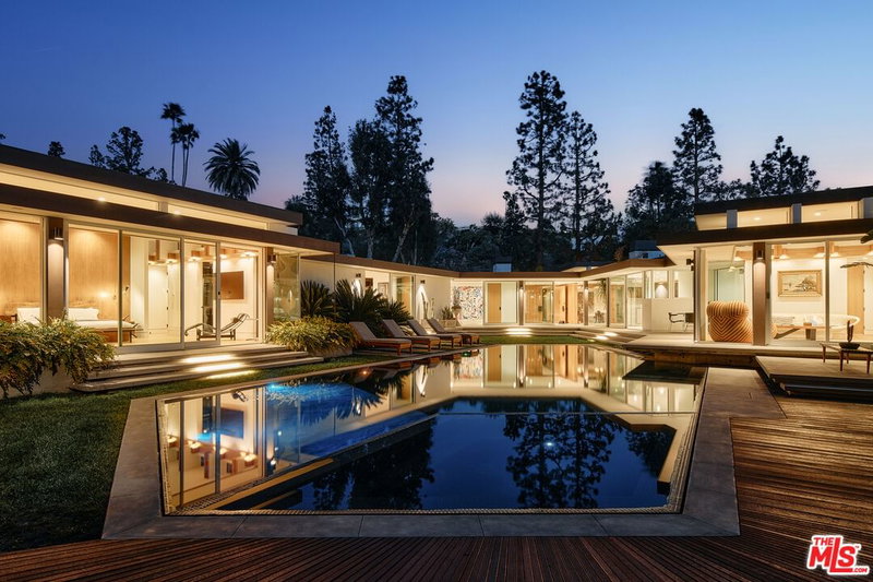 1061 Loma Vista Dr