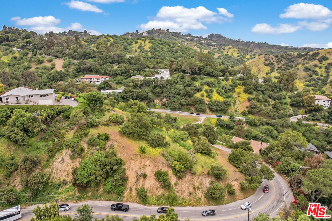 COLDWATER CANYON photo 8