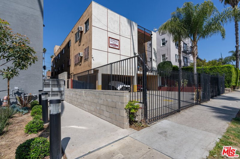 917 Kenmore Ave