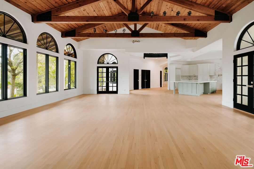 Valley Ranch photo 9