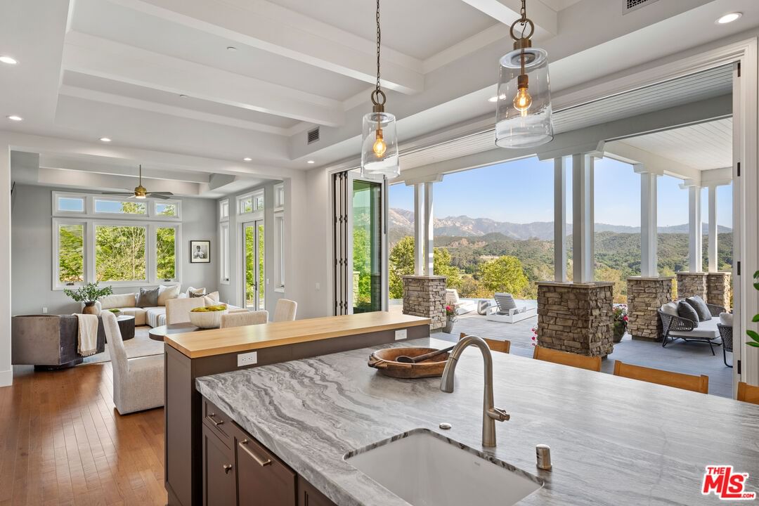 Mulholland photo 9