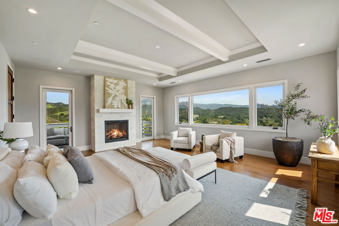 Mulholland photo 19