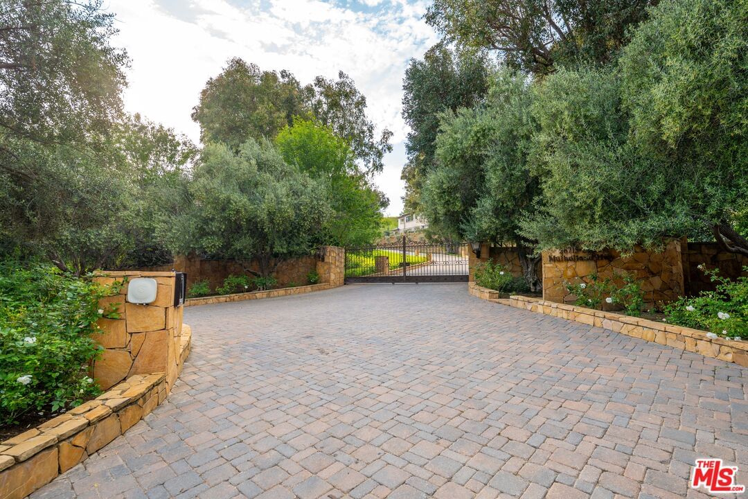 Mulholland photo 43