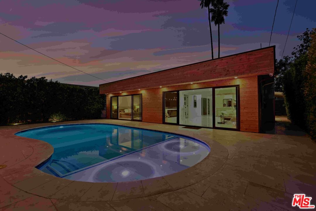 Beachwood photo 34