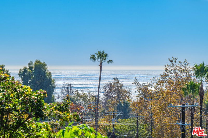 1039 Las Pulgas Rd