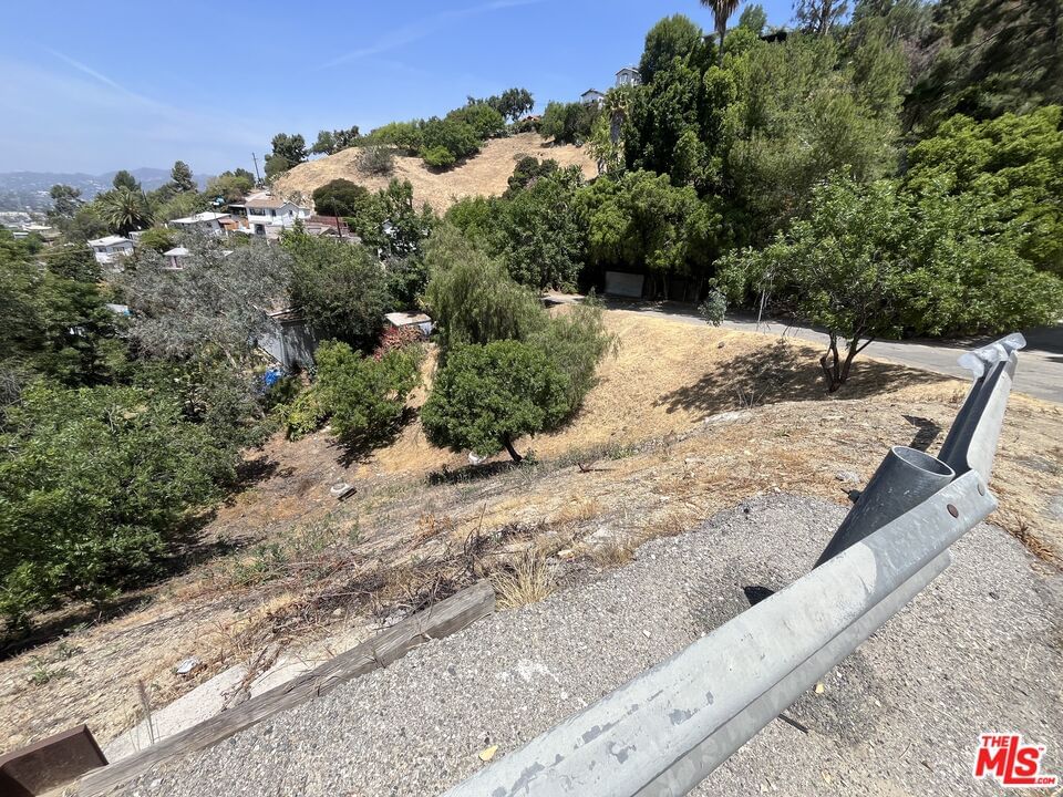 Cliff photo 10