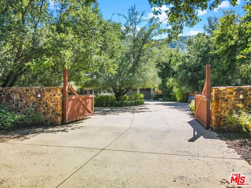 Mulholland photo 6