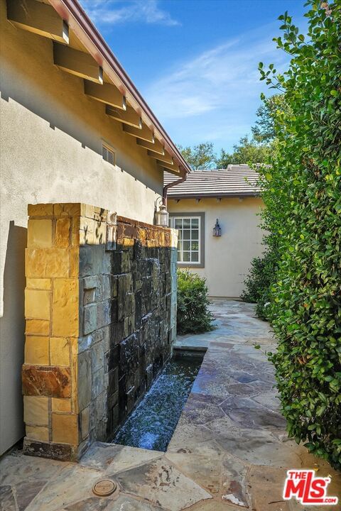 Mulholland photo 8