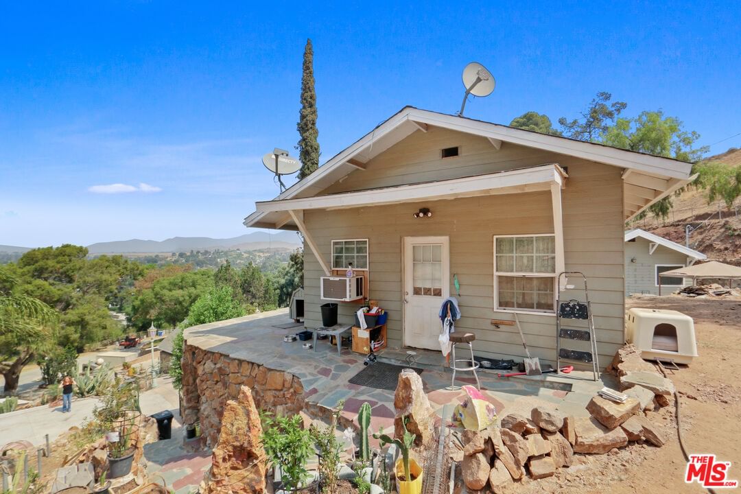 Sunland photo 12