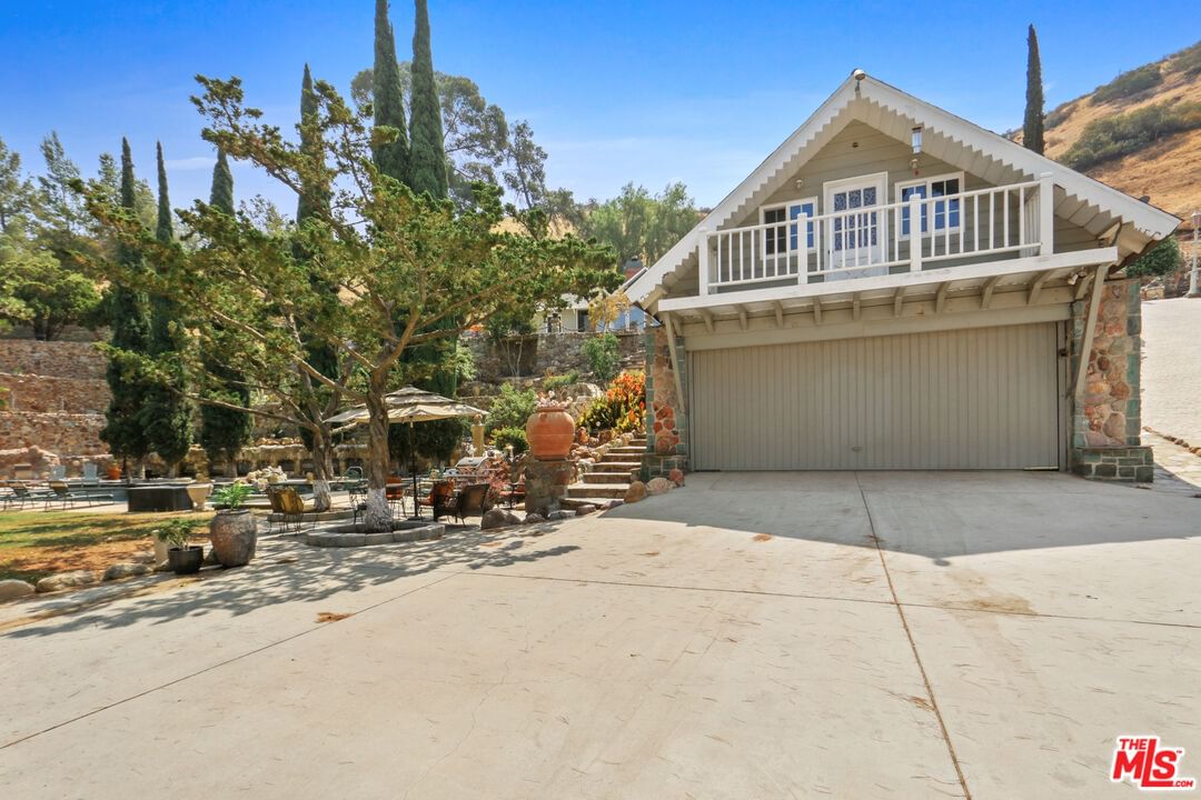 Sunland photo 13