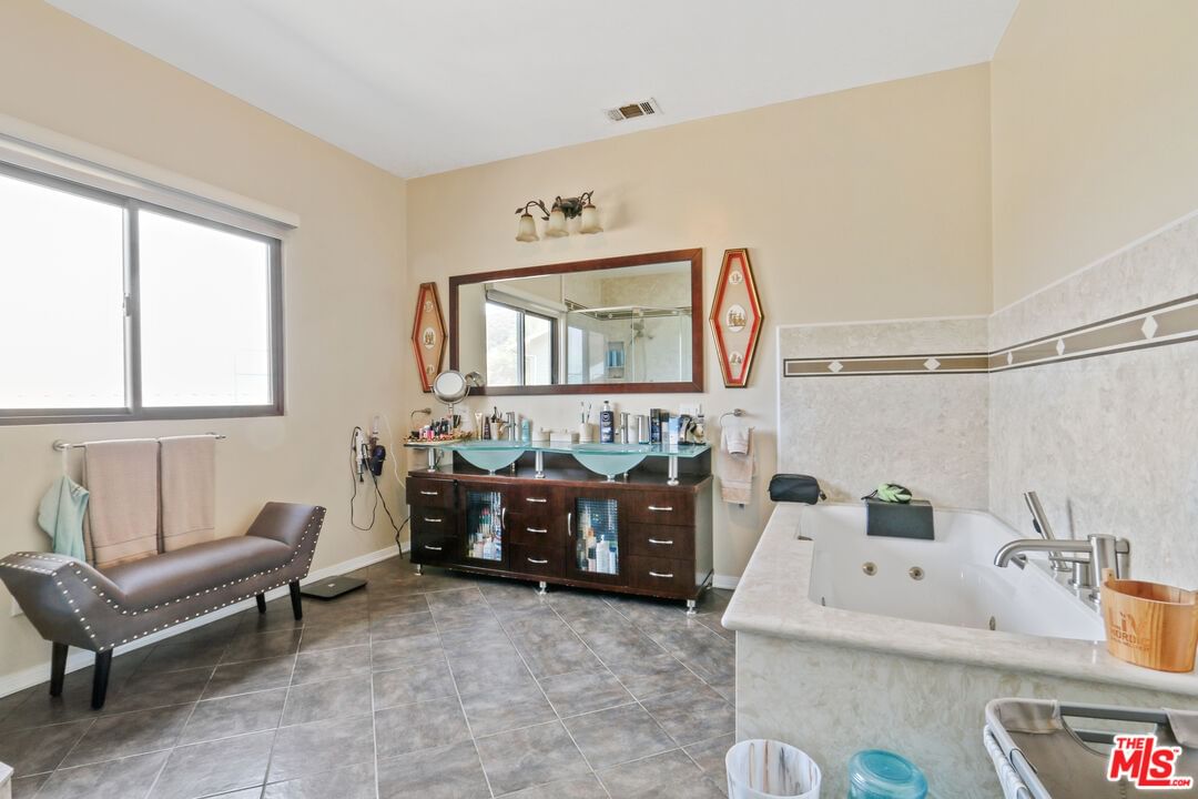 Sunland photo 21