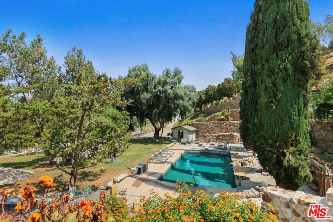 Sunland photo 25