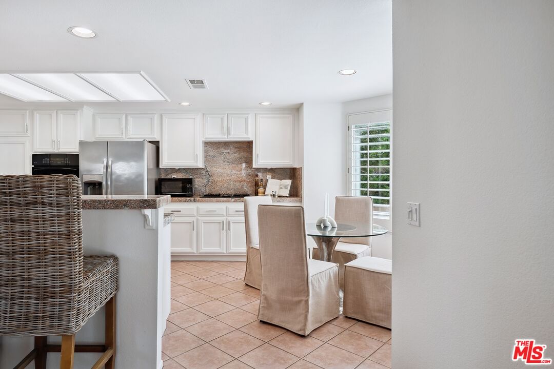 Vista Cerritos photo 18