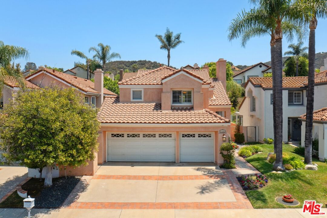 Vista Cerritos photo 2