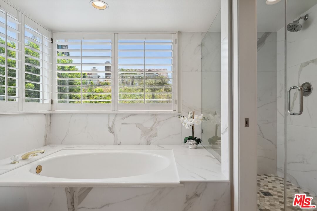 Vista Cerritos photo 41