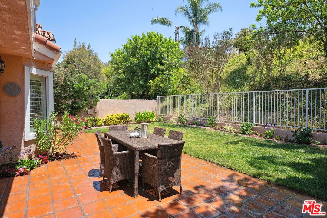 Vista Cerritos photo 45