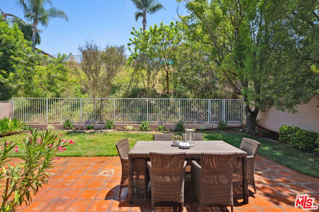 Vista Cerritos photo 49
