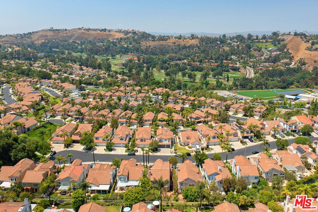 Vista Cerritos photo 56