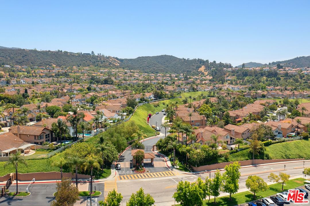 Vista Cerritos photo 57