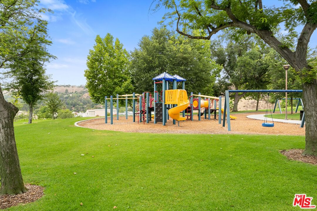 Vista Cerritos photo 59