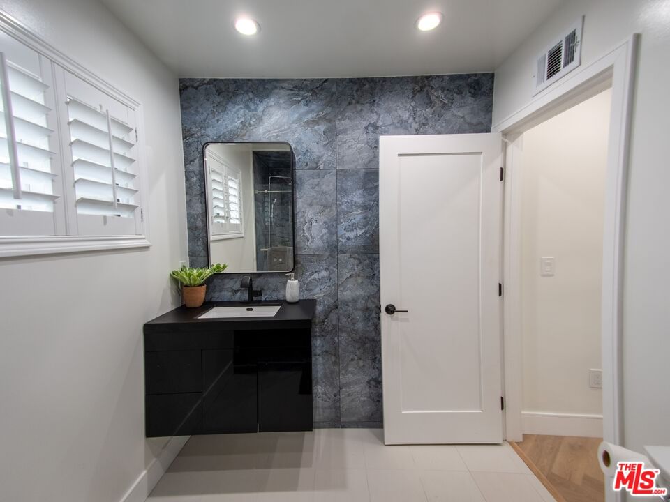 Clarkview photo 25