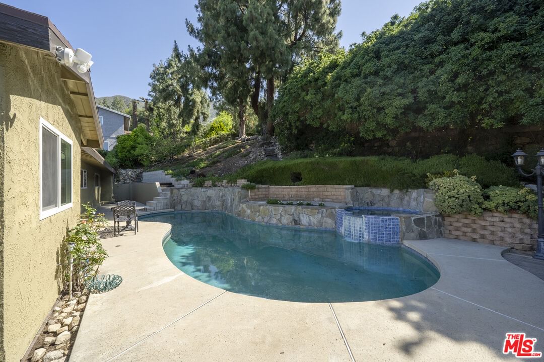 La Crescenta photo 20