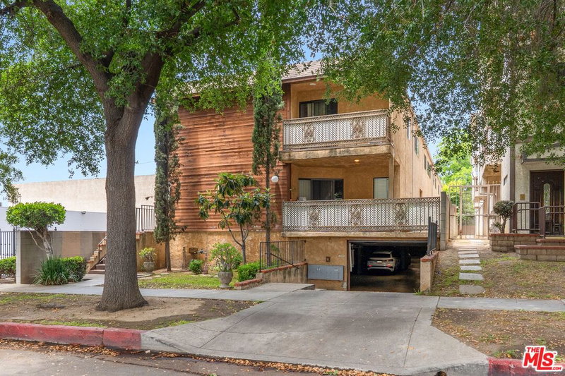 1113 Thompson Ave