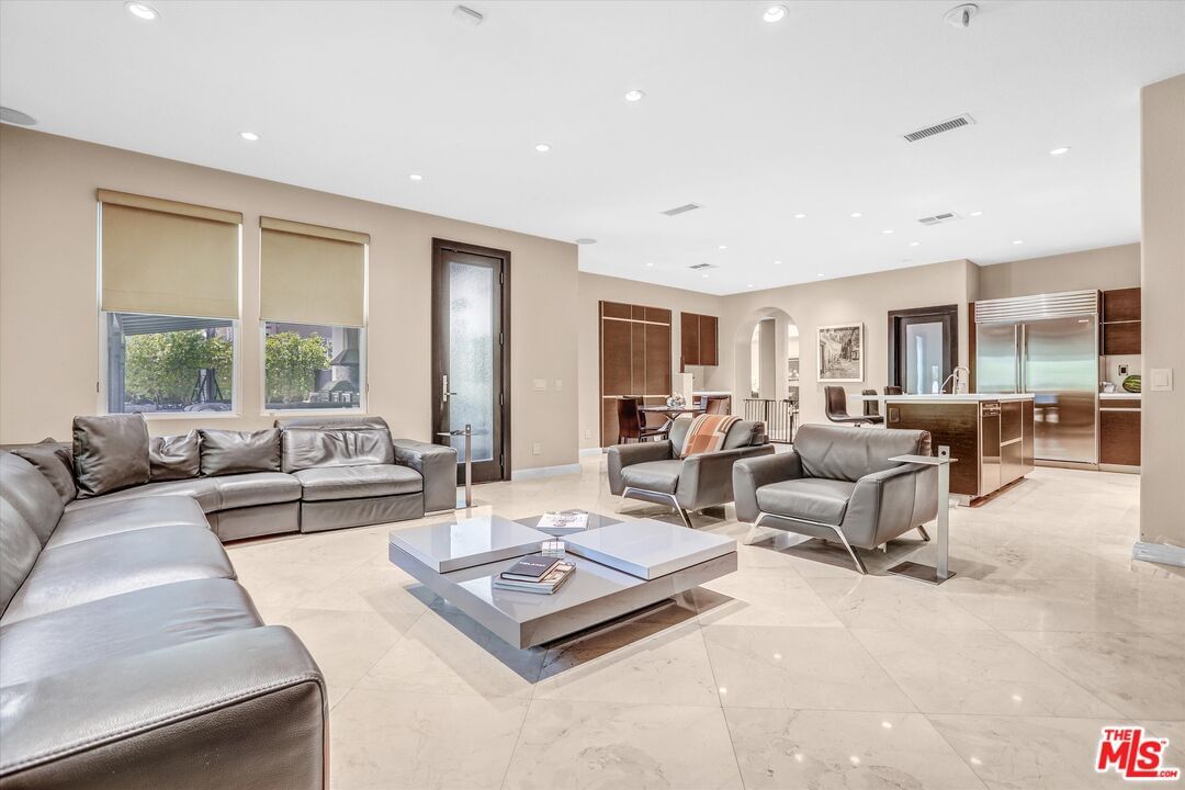 Oakridge photo 20