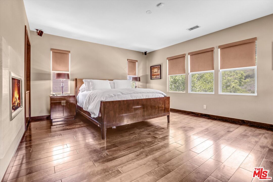 Oakridge photo 23