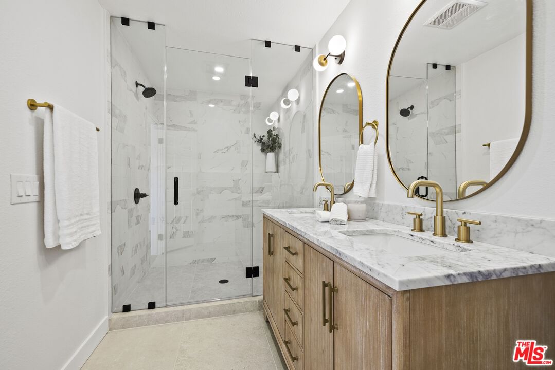 Friar photo 15