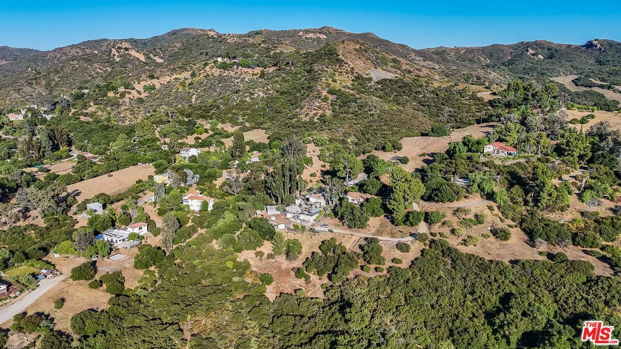Callon Dr photo 4