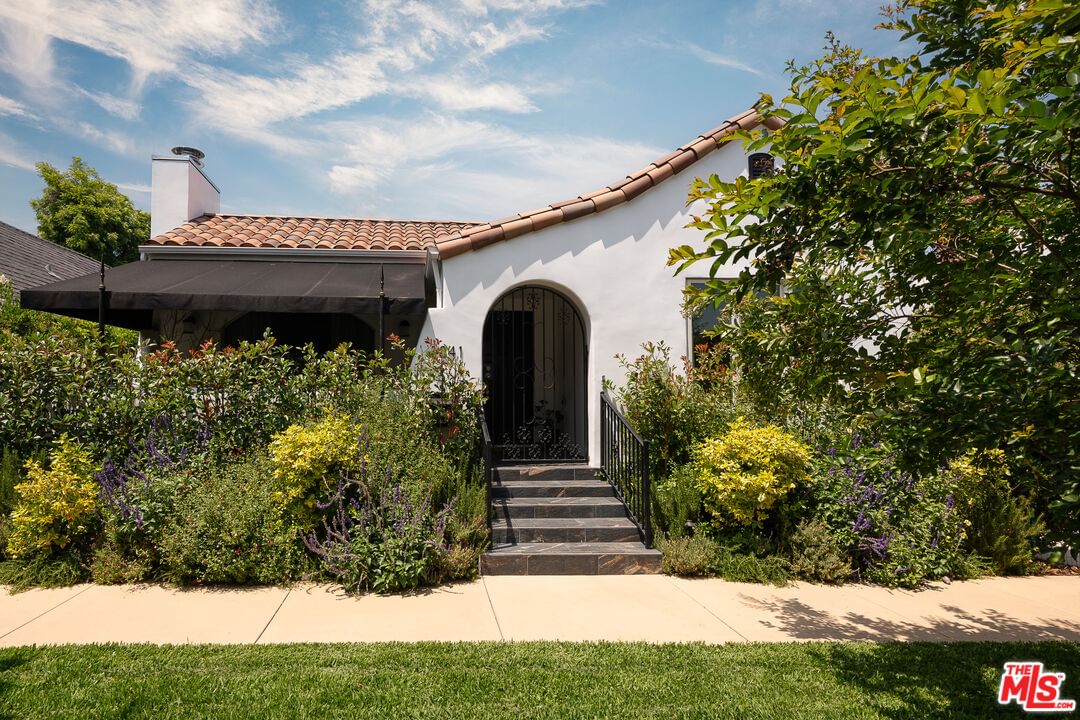 Rose Villa photo 2