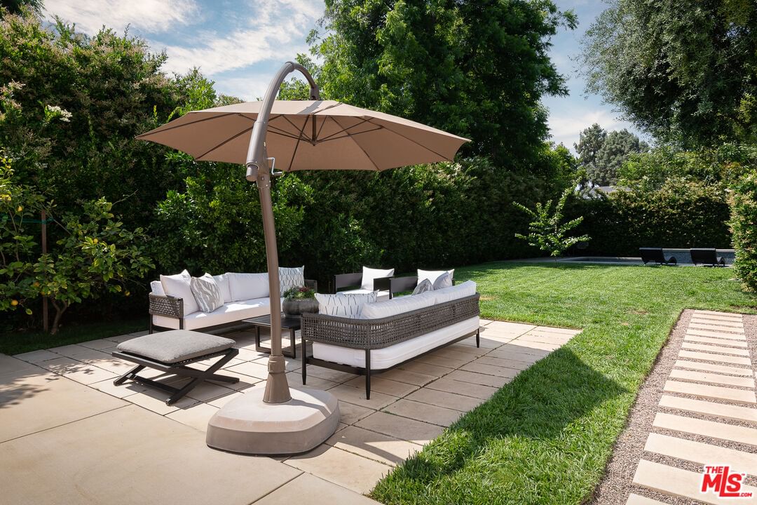 Rose Villa photo 32