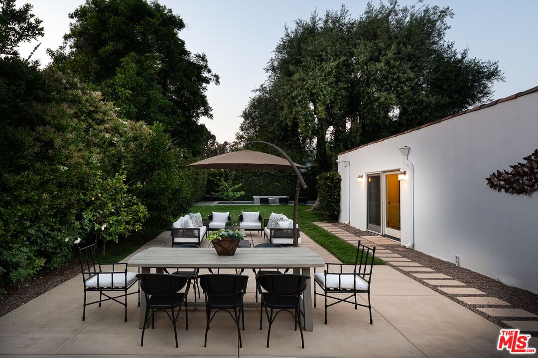 Rose Villa photo 38