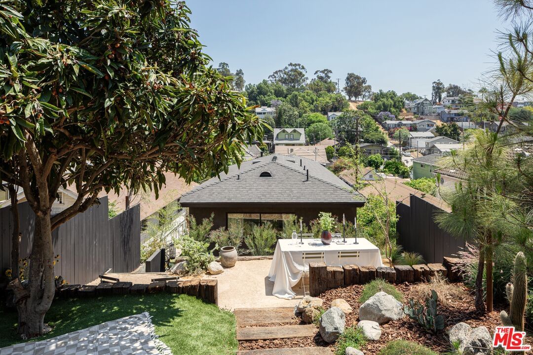Amador photo 1
